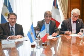 Caputo firmó un financiamiento por 70 millones de dólares para obras del Plan Belgrano