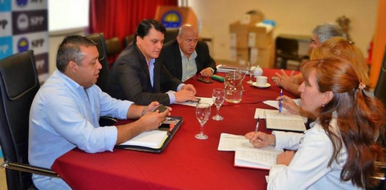 EL GOBIERNO PLANIFICA CAPACITACIONES PARA EL PERSONAL PENITENCIARIO Y PRIVADOS DE LIBERTAD