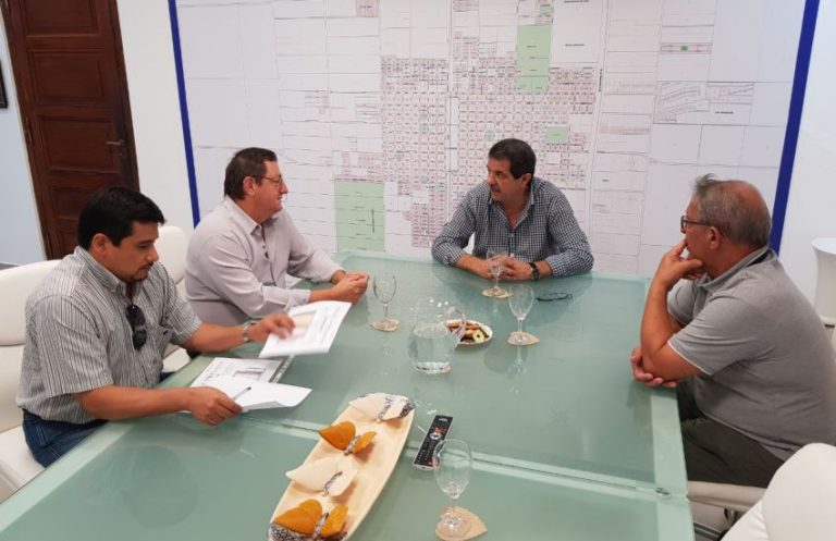 INDUSTRIA TRABAJA CON LOS MUNICIPIOS PARA IMPULSAR MÁS INVERSIONES EN EL INTERIOR Funcionarios provinciales constataron obras y coordinaron actividades con autoridades municipales.