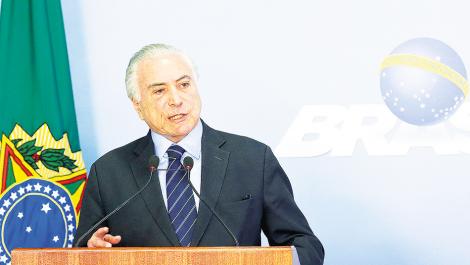 Temer llama al ejército para evitar el colapso en Brasil