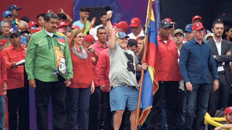 Maduro concluyó su campaña electoral con un acto masivo de cara a las elecciones del domingo