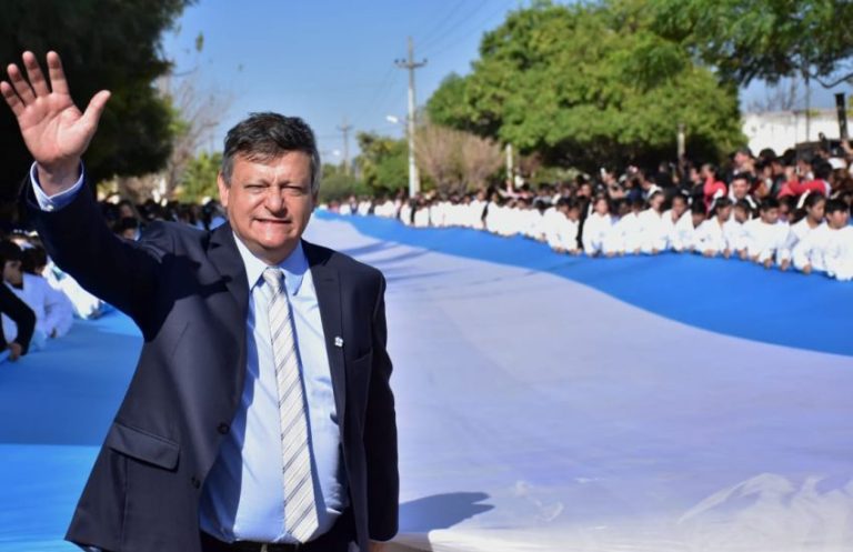 PEPPO ENCABEZO EL ACTO POR EL DÍA DE LA BANDERA