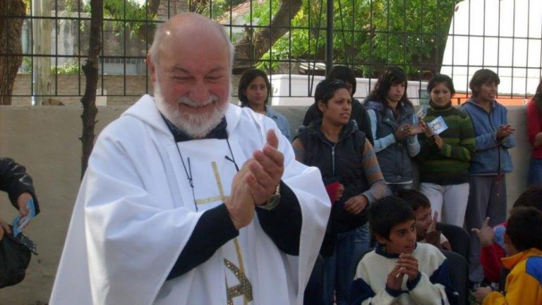 Falleció Luis Farinello El adiós a un cura del pueblo