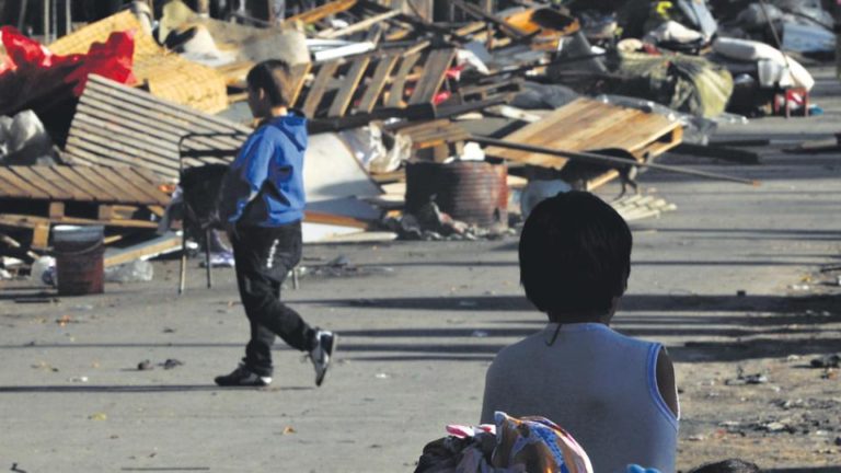 Según la UCA, la pobreza alcanza a casi la mitad de los niños del país Los más perjudicados