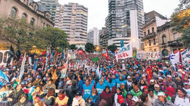 La protesta de los movimientos sociales cierra hoy con un acto en la Capital Federal La Marcha Federal llega a Plaza de Mayo