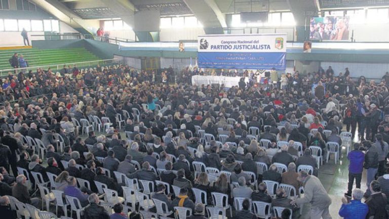 El congreso del PJ sesionó en Ferro y designó una Comisión de Acción Política en busca de la unidad