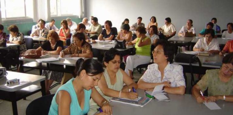 EDUCACIÓN LANZA CAPACITACIÓN PARA DOCENTES SIN CARGO