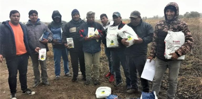 EL GOBIERNO PROVINCIAL ENTREGÓ SEMILLAS A LOS PEQUEÑOS PRODUCTORES DE COMUNIDADES ABORÍGENES