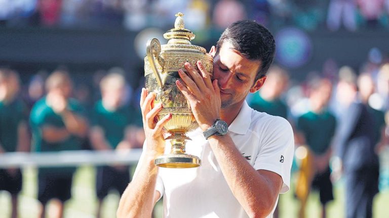 Djokovic se quedó con el título en Wimbledon Nole volvio una tarde