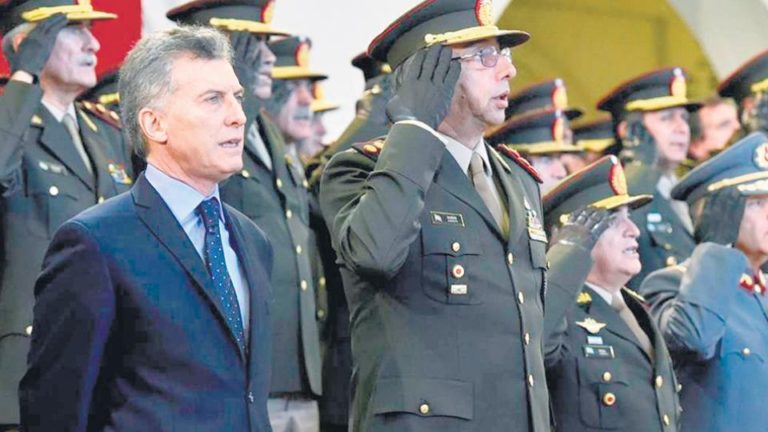 Macri firmó el decreto de reforma de la Fuerzas Armadas