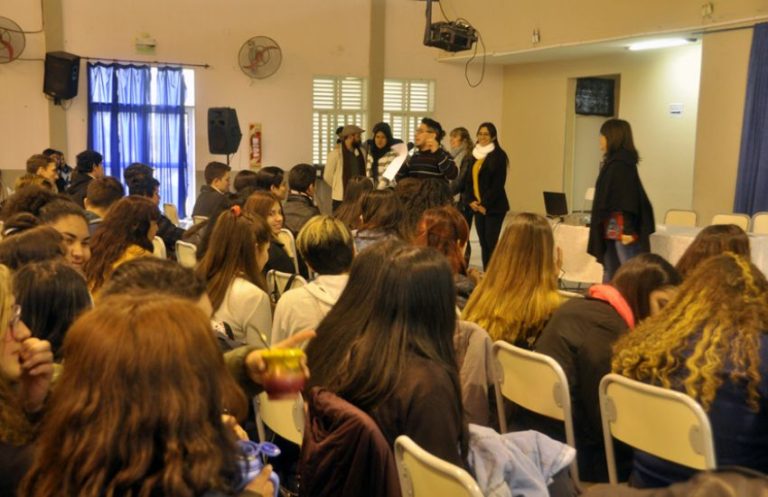 MAS DE 300 ESTUDIANTES DE LA REGIONAL 8 PARTICIPARON DEL ENCUENTRO DE CENTROS DE ESTUDIANTES