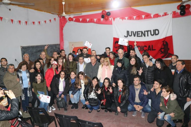 ASUMIERON LAS NUEVAS AUTORIDADES DE  LA JUVENTUD RADICAL DE PUERTO TIROL