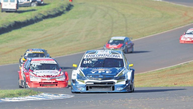 Se quedó con la final del Súper TC2000 en Oberá Ganó Canapino y ahora es puntero