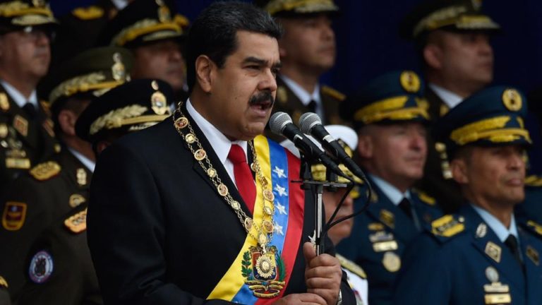 Nicolás Maduro responsabilizó del atentado a la oligarquía y al presidente de Colombia «Está detrás Juan Manuel Santos»
