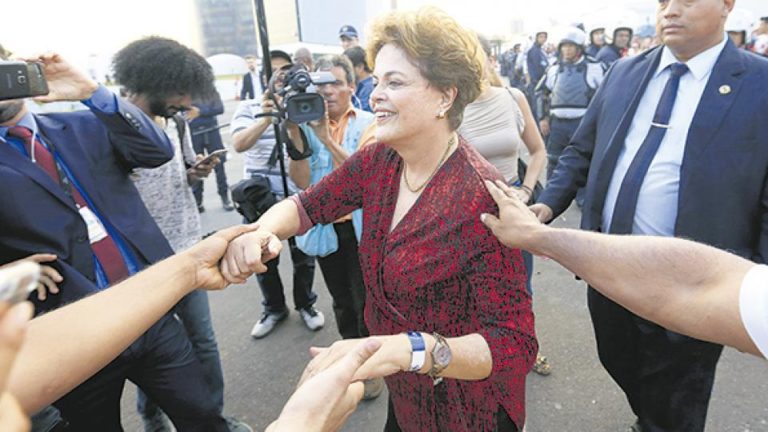 Se afianzan las candidaturas a presidente y senadora de ambos líderes del PT de Brasil Lula y Dilma marchan primeros en los sondeos