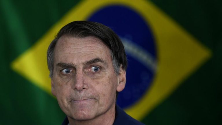 Bolsonaro encabeza la elección con amplia ventaja Brasil al borde del fascismo