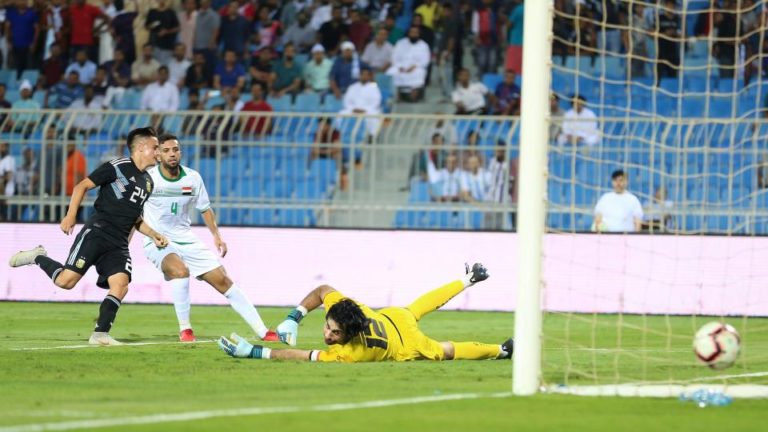 El conjunto nacional venció con facilidad a Irak en Arabia Saudita La Selección se arma con goles