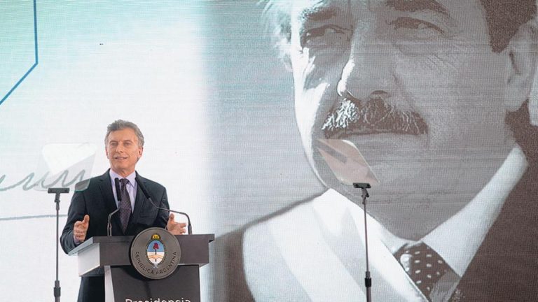 Macri encabezó un homenaje a Raúl Alfonsín en la Casa Rosada con mucha presencia radical
