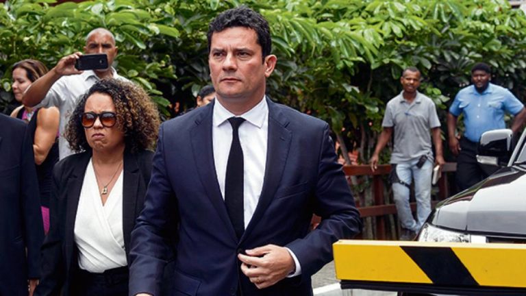 El juez que encarceló a Lula sin pruebas fue premiado por el presidente electo de Brasil Moro el justiciero será ministro de Bolsonaro