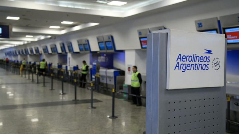 Será el lunes 26, luego de la suspensión de trabajadores de Aerolíneas Paro aéreo