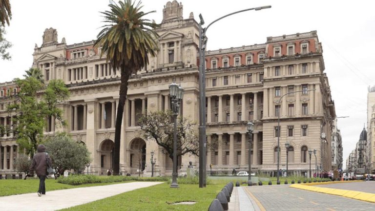 La Corte Suprema rechazó la cautelar que limitaba el alcance del impuesto Los jueces, a pagar Ganancias