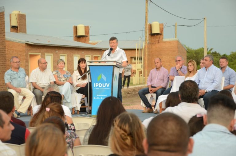 PEPPO ENTREGÓ 75 VIVIENDAS EN VILLA ÁNGELA: «NOS ALEGRA CERRAR EL AÑO CON FAMILIAS QUE ACCEDEN AL TECHO PROPIO»