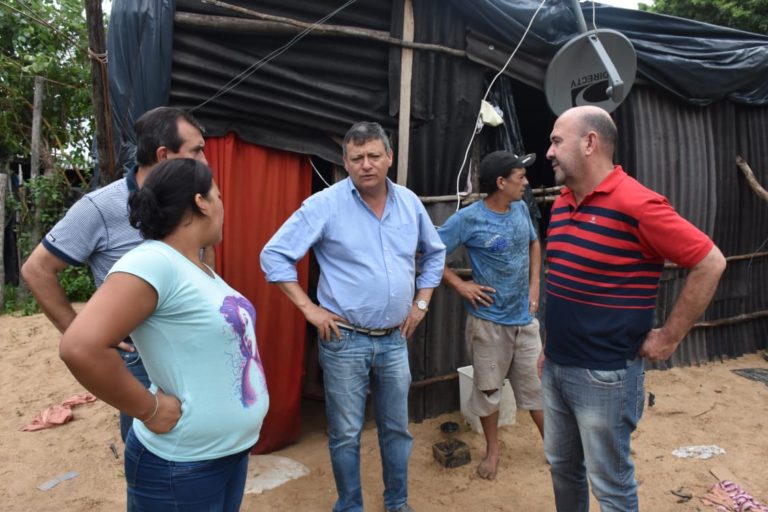 PEPPO RECORRIÓ EL BARRIO SAN PEDRO PESCADOR Y ANUNCIÓ LA LICITACIÓN DE LAS DEFENSAS