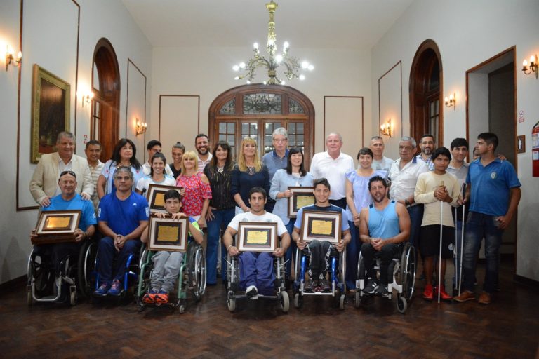 EL INSTITUTO DEL DEPORTE CHAQUEÑO RECONOCIÓ A LA SELECCIÓN DE ATLETISMO ADAPTADO