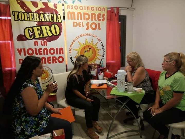 LA SUBSECRETARIA ENCISO Y EL REFUGIO «MADRES DEL SOL» PLANIFICARON ACTIVIDADES PARA EL DÍA DE LA MUJER