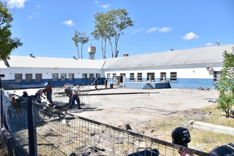 OPTIMIZACIÓN DE LA INFRAESTRUCTURA EDUCATIVA: COMENZÓ LA REFACCIÓN DE LA ESCUELA 319 LUEGO DEL TEMPORAL