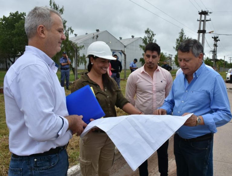 GAS NATURAL EN EL PARQUE INDUSTRIAL DE TIROL: PEPPO SUPERVISÓ EL AVANCE DE OBRAS Y ANUNCIÓ LA LICITACIÓN DE LA ESTACIÓN REGULADORA