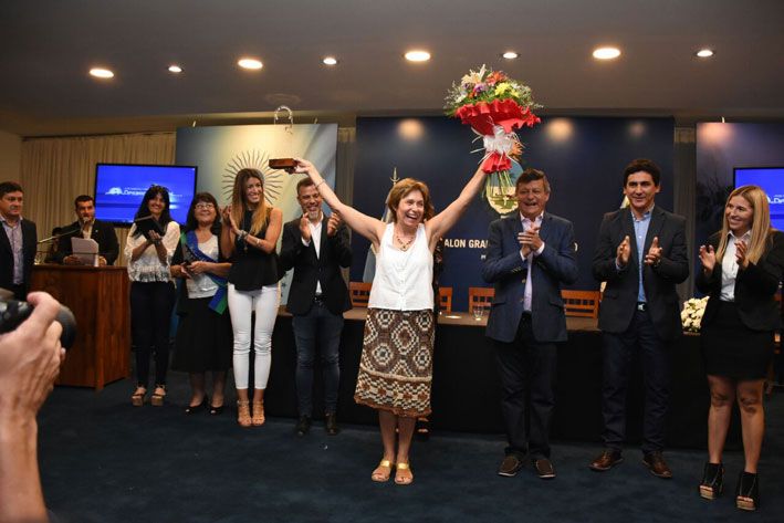 MUJER DESTACADA DEL AÑO: EL ACTO SE POSTERGA PARA EL MIÉRCOLES 13