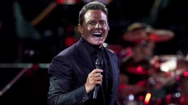 Luis Miguel en el Campo de PoloLa eterna ceremonia del Sol