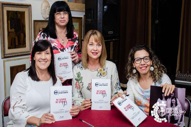 Cuesta celebró el lanzamiento del libro «Mujeres con Historia» con fines benéficos