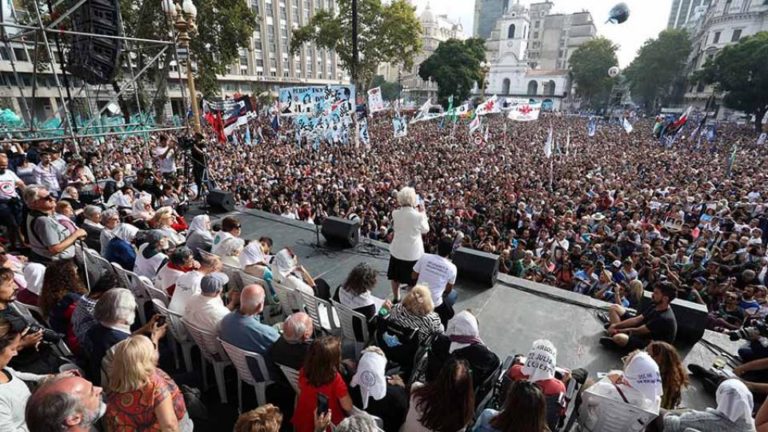 A 43 años del golpe de EstadoMarcha por el 24 de marzo: una plaza repleta gritó que “son 30 mil”