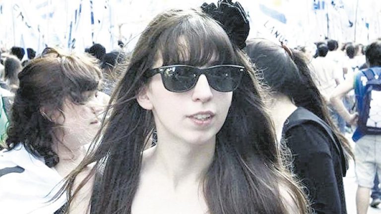 Florencia Kirchner no volverá de Cuba hasta que sus médicos le den el alta