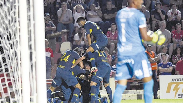 Boca derrotó por 3-1 a Unión en Santa Fe y mete presión arribaLo ganó con la magia de Carlitos