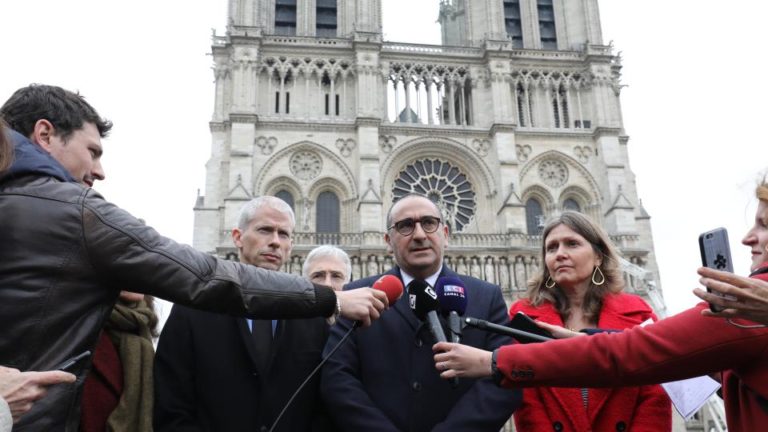 Notre Dame: «La estructura resiste»