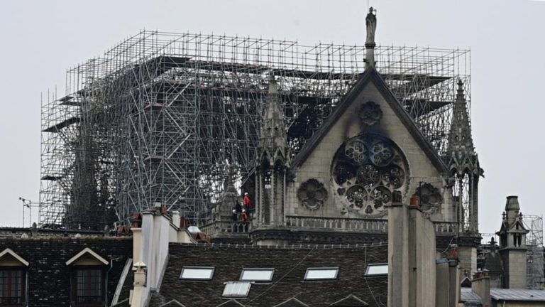 Notre Dame: un magnate francés donará 100 millones de euros para la reconstrucción