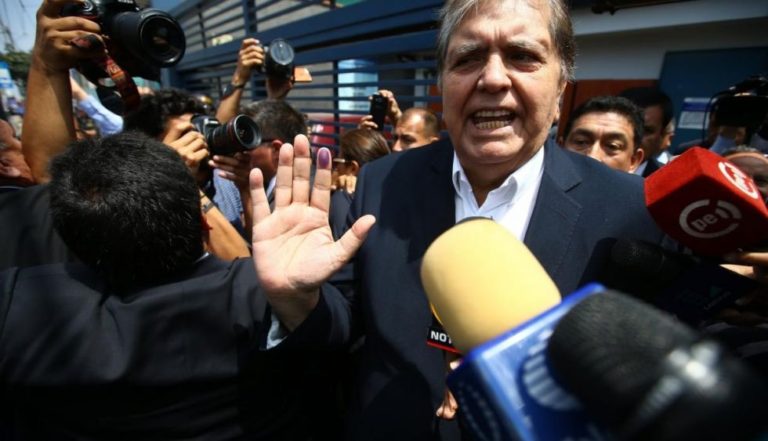 El expresidente de Perú, Alan García, se disparó en la cabeza tras enterarse de detención preliminar