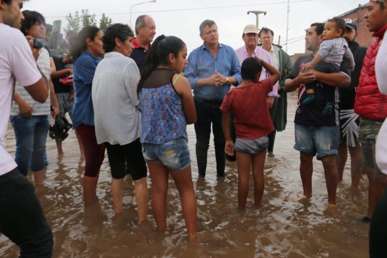 PEPPO EN LA CLOTILDE GARANTIZÓ A LOS ASISTENCIA INMEDIATA A LOS AFECTADOS POR LAS INUNDACIONES