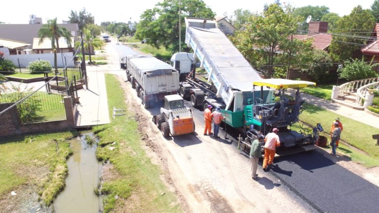 VIALIDAD PROVINCIAL AVANZA CON TRABAJOS DE PAVIMENTO URBANO EN SÁENZ PEÑA