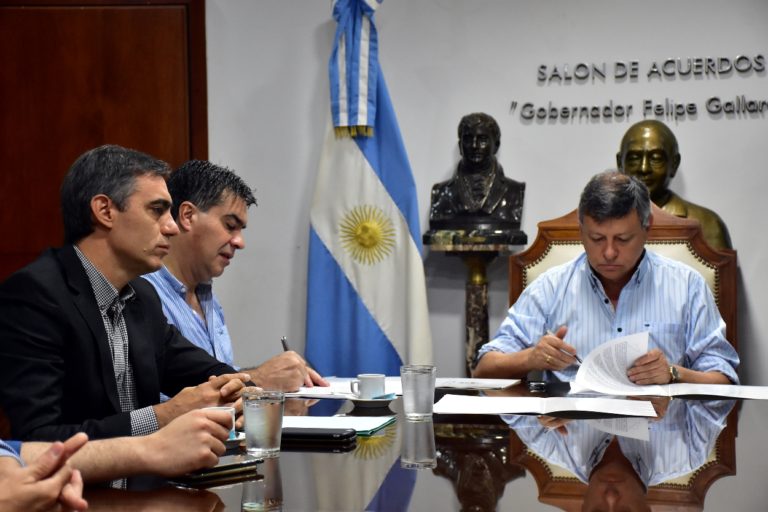 PEPPO FIRMÓ CONVENIO DE COMPENSACIÓN RECÍPROCA ENTRE PROVINCIA Y RESISTENCIA: «VA A DAR PREVISIBILIDAD ADMINISTRATIVA»