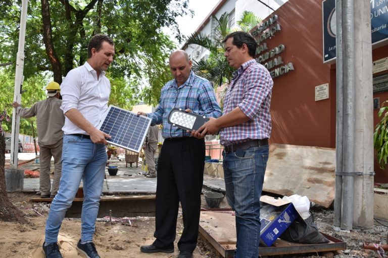 CORREDOR SEGURO- UTN: ECHEZARRETA VERIFICÓ EL AVANCE DE LAS OBRAS QUE INCLUIRÁN ILUMINACIÓN LED CON ENERGIA SOLAR