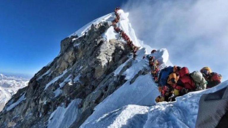 Impresionante atasco humano en el Everest