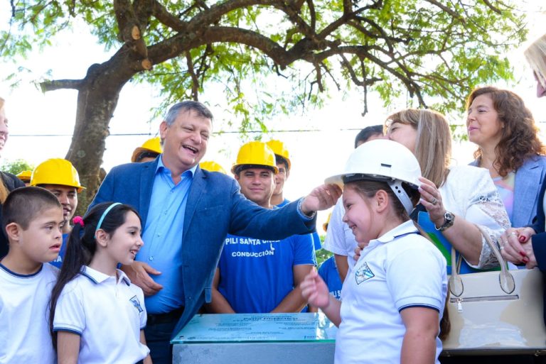 «CON ESTE ACUERDO GANAN LOS ALUMNOS, QUE PODRÁN VOLVER A LAS ESCUELAS», DIJO PEPPO