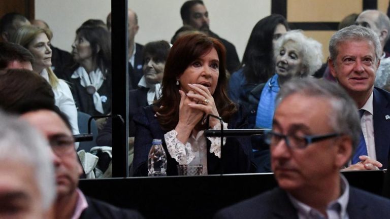 Cristina Kirchner quiere declarar en el juicio por la obra pública en Santa Cruz