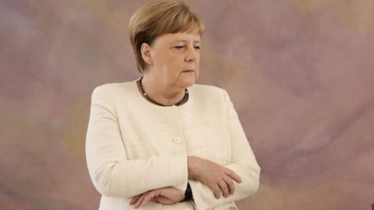 Más dudas sobre la salud de Merkel: volvió a sufrir fuertes temblores