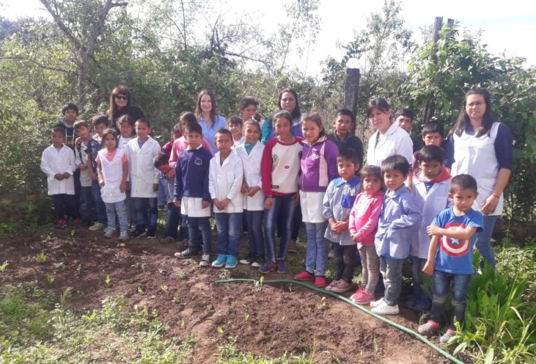 EDUCACIÓN ENTREGÓ MATERIALES DEPORTIVOS Y ÚTILES A ESCUELAS DE MACHAGAI