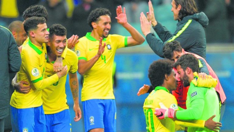 Brasil eliminó a Paraguay por penales